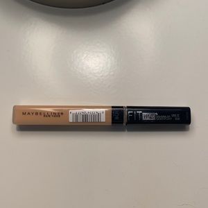 NEW-STILL SEALED! Maybelline FIT ME concealer